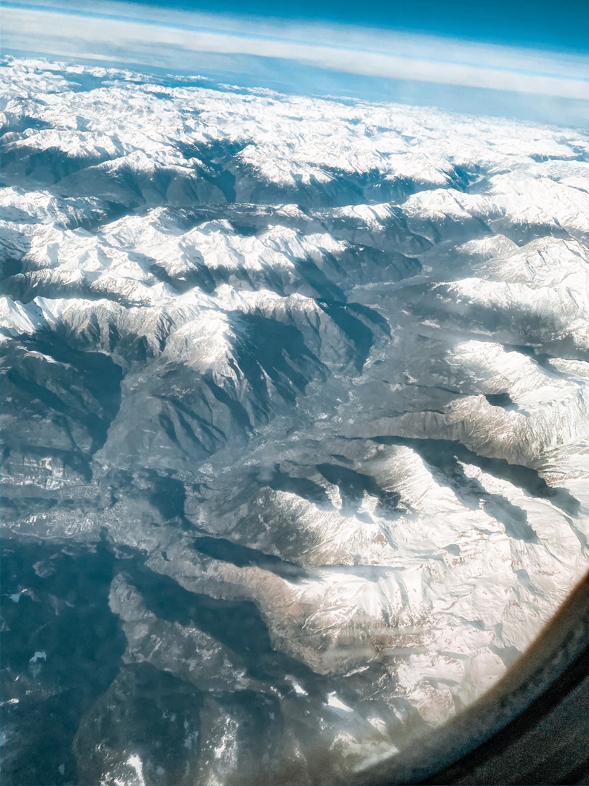 Alpy z lotu ptaka. Ciekawe ile osób jest tam aktualnie na szlaku